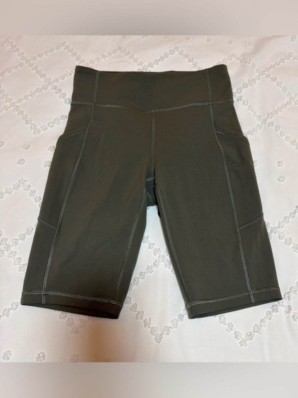 Lululemon Invigorate 10” High-Rise Biker Shorts Green LW7BEDS Women’s Size 6